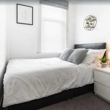 Elegant Loft In Historic Central דירה